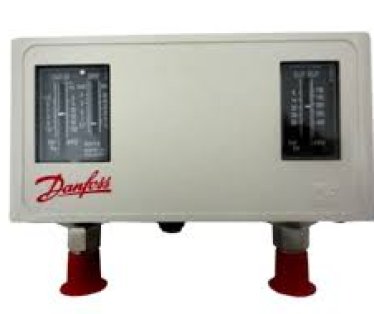 Presostat KP-15 DANFOSS kombinovani  KP15 Danfoss prekidač pritiska Regul. Leva strana [bar] Pe -0,20 - 7,50 bar MVP sa leve strane [bar] Pe: 17,0 bar Regul. Desna strana [bar] Pe: 8,0 - 32,0 bar MVP sa desne strane [bar] Pe: 35,0 bar Diff. Leva strana [bar] [bar]: 0,70 - 4,00 bar Diff. Desna strana [bar]: 4,0 bar Veličina priključka: Flare 1/4 u DIN 8906 Kontakt funkcija: SPDT + SPST (NO)