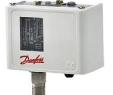 Presostat KP-5 DANFOSS Temperatura okoline: -40 - + 65 ° C (+ 80 ° C za maksimalno 2 sata). DIN-odobrene jedinice: -40 - + 65 ° C (+ 80 ° C za maksimalno 2 sata). Mak. Radni pritisak = 17 bar Maks. Test pritisak = 20 bar Kontaktno opterećenje, AC: AC1: 16 A, 400 V AC3: 16 A, 400 V AC15: 10 A, 400 V Maks. Startna struja (L.R.): 112 A, 400 V Kontaktno opterecćenje, DC: DC13: 12 V kontrolna struja 220 V